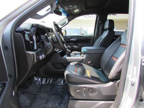 Used 2025 GMC Sierra 1500 AT4 AWD/4WD image 18
