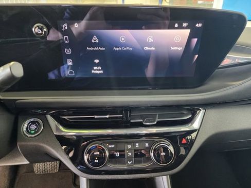 Certified 2025 Buick Envista Sport Touring image 22