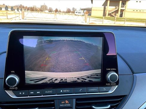 Used 2025 Nissan Altima 2.5 SR image 18