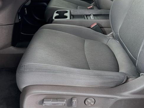 Certified 2024 Honda Odyssey EX image 18