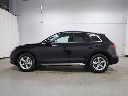 Used 2023 Audi Q5 2.0T Premium w/ Convenience Package image 2