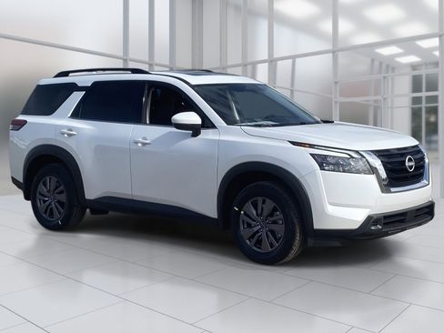 New 2025 Nissan Pathfinder SV w/ SV Premium Package image 8