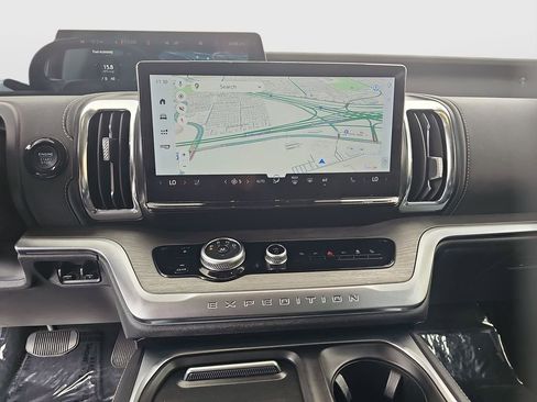 Used 2025 Ford Expedition Max Platinum w/ Driver's Package image 15