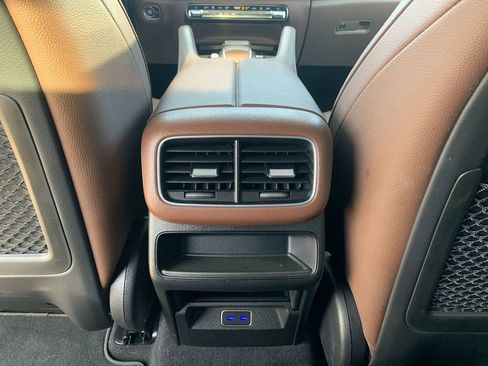 Used 2024 Mercedes-Benz GLE 350 4MATIC image 19