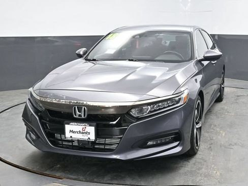 Used 2018 Honda Accord Sport image 2