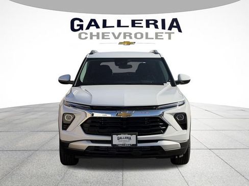 New 2026 Chevrolet TrailBlazer LT w/ Driver Confidence Package FWD image 3