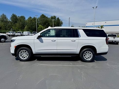 Used 2022 Chevrolet Suburban LS AWD/4WD image 7