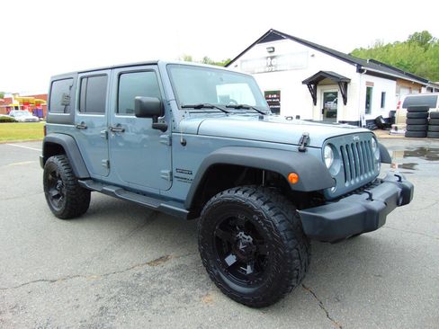 Used 2015 Jeep Wrangler Unlimited Sport w/ Quick Order Package 24S AWD/4WD image 35