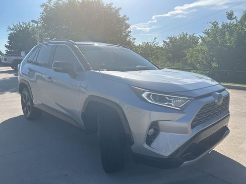 Used 2020 Toyota RAV4 XSE AWD/4WD image 3