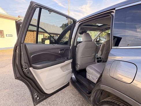 Used 2019 Honda Pilot EX-L image 17