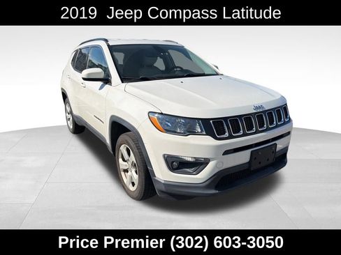 Used 2019 Jeep Compass Latitude w/ Popular Equipment Group AWD/4WD image 1