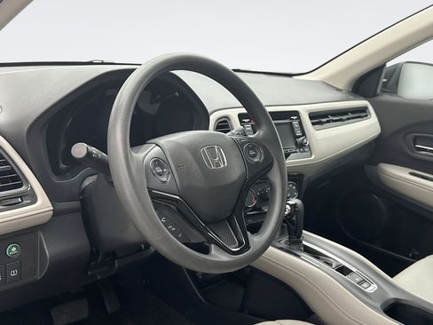 Used 2021 Honda HR-V LX image 7