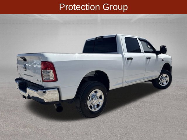 Used 2024 RAM 3500 Tradesman w/ Chrome Appearance Group AWD/4WD image 4