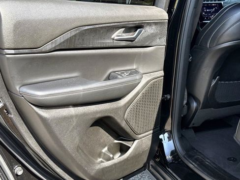 Used 2024 Jeep Grand Cherokee Altitude AWD/4WD image 13