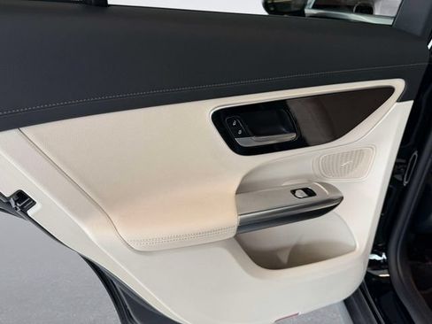Certified 2024 Mercedes-Benz GLC 300 4MATIC image 11