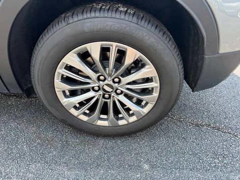 Used 2025 Cadillac XT4 Premium Luxury FWD image 24