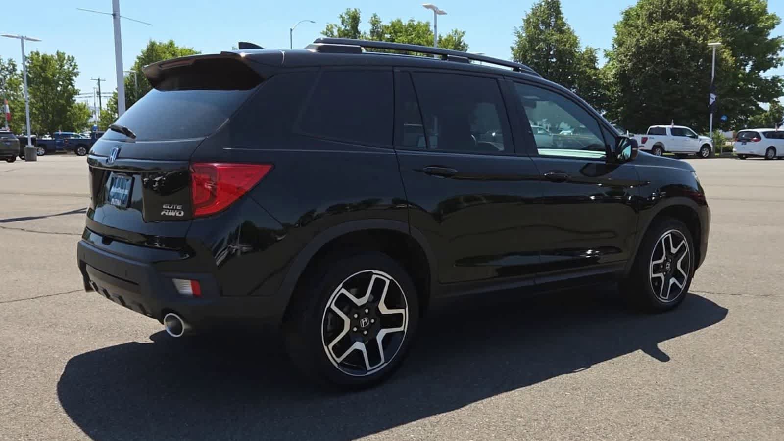 Used 2023 Honda Passport Elite image 8