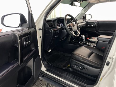 Used 2022 Toyota 4Runner TRD Off-Road Premium w/ Moonroof Package AWD/4WD image 26