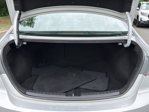 Used 2017 Hyundai Elantra Value Edition FWD image 6