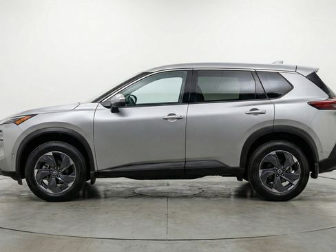 Used 2025 Nissan Rogue SV FWD image 5