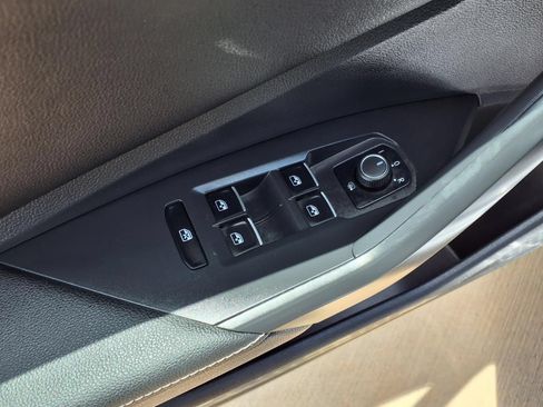 Used 2024 Volkswagen Jetta SE FWD image 21