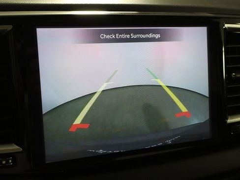Used 2023 Chrysler Pacifica Touring-L FWD image 41