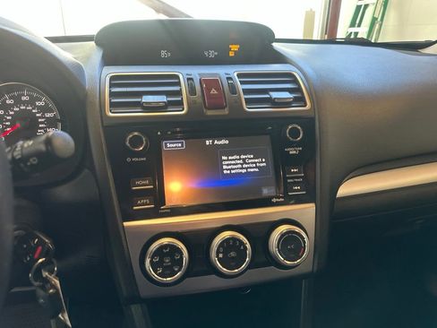 Used 2017 Subaru Crosstrek 2.0i Premium AWD/4WD image 16