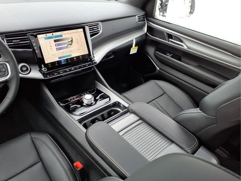 New 2026 Jeep Grand Wagoneer Limited AWD/4WD image 18
