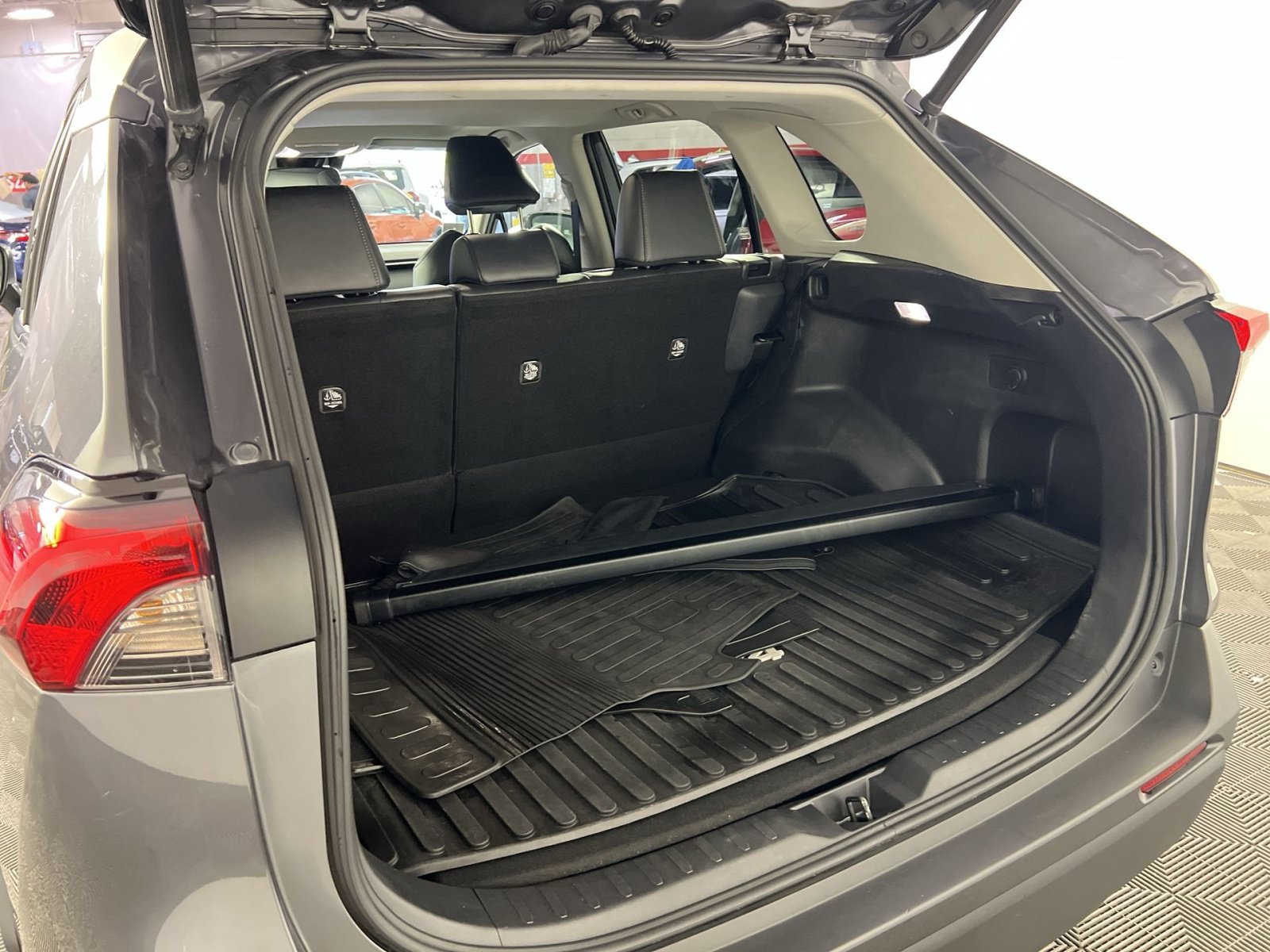 Used 2023 Toyota RAV4 XLE Premium AWD/4WD image 26