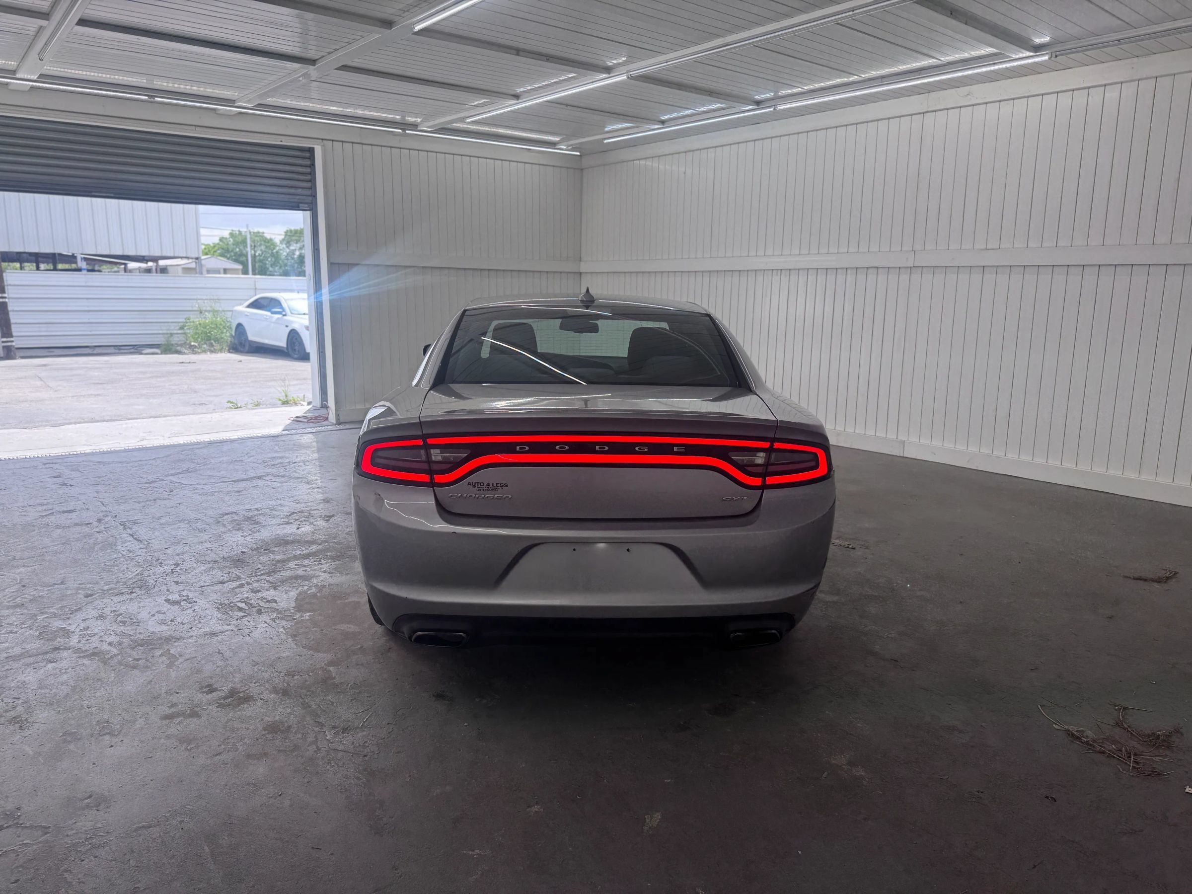 Used 2016 Dodge Charger SXT RWD image 6