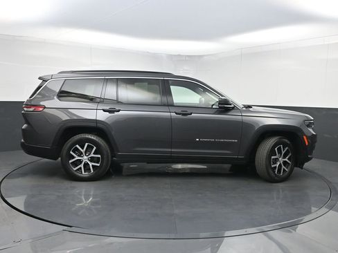 Used 2024 Jeep Grand Cherokee L Limited w/ Luxury Tech Group II image 47