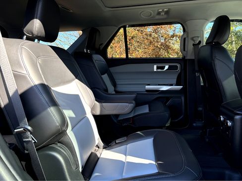 Used 2023 Ford Explorer XLT w/ Equipment Group 202A image 23