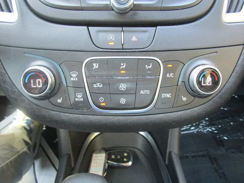 Used 2024 Chevrolet Malibu LT FWD image 35