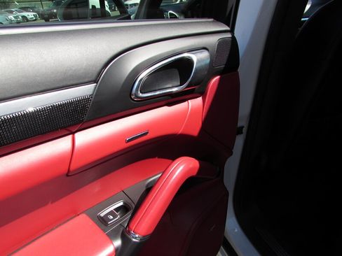 Used 2016 Porsche Cayenne GTS AWD/4WD image 27