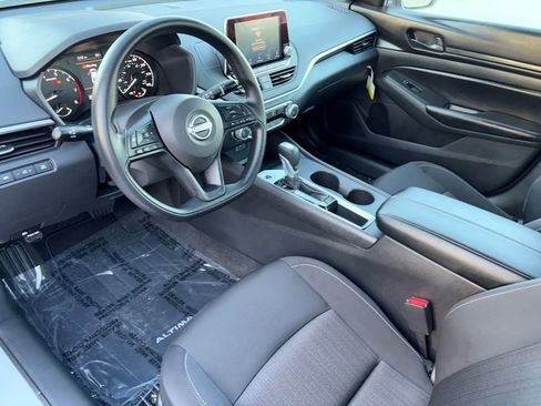 Used 2025 Nissan Altima 2.5 S image 8