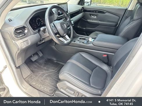 Used 2025 Honda Pilot Touring image 12