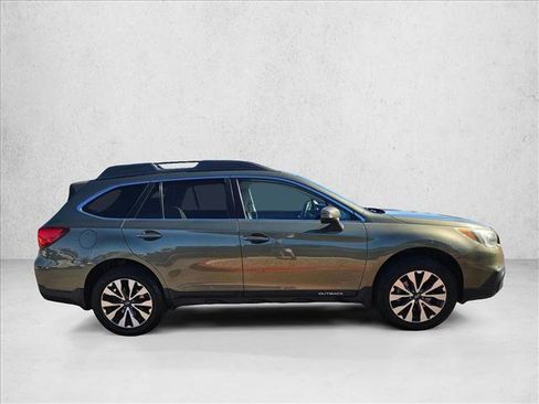 Used 2016 Subaru Outback 2.5i Limited image 4