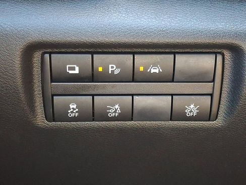 Used 2020 Nissan Versa S image 24