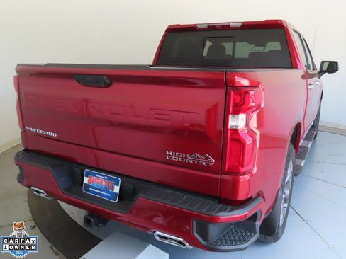 Used 2023 Chevrolet Silverado 1500 High Country w/ Z71 Off-Road Package AWD/4WD image 3