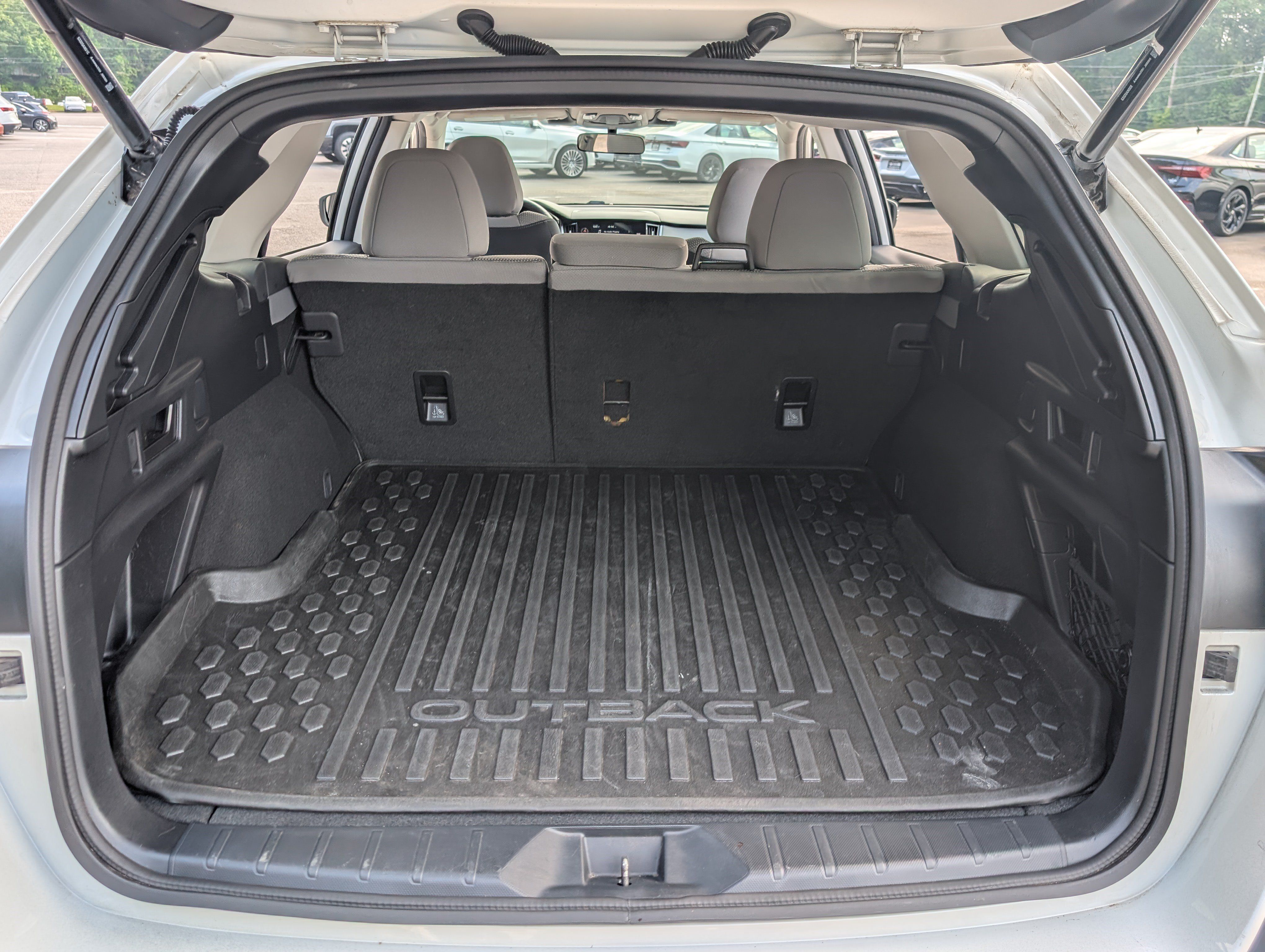 Used 2023 Subaru Outback Premium AWD/4WD image 18