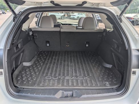 Used 2023 Subaru Outback Premium AWD/4WD image 18