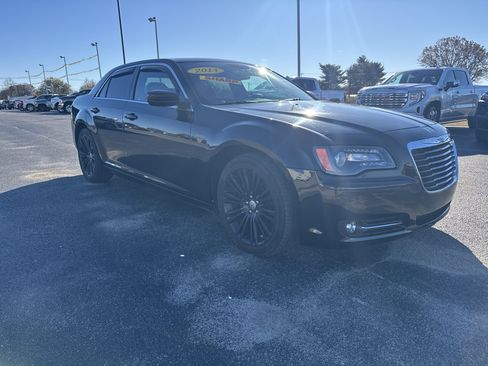 Used 2014 Chrysler 300 S image 7