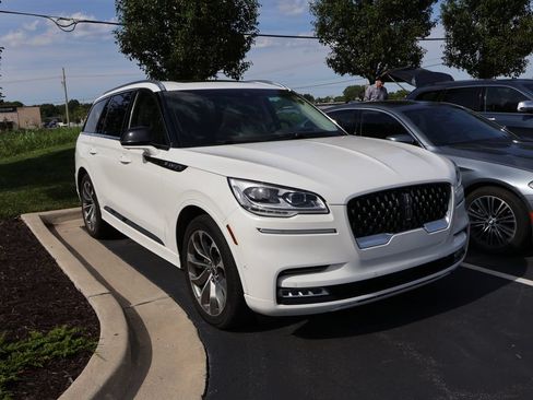 Used 2022 Lincoln Aviator Grand Touring w/ Equipment Group 301A AWD/4WD image 5