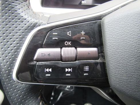 Used 2023 Nissan Ariya FWD image 34