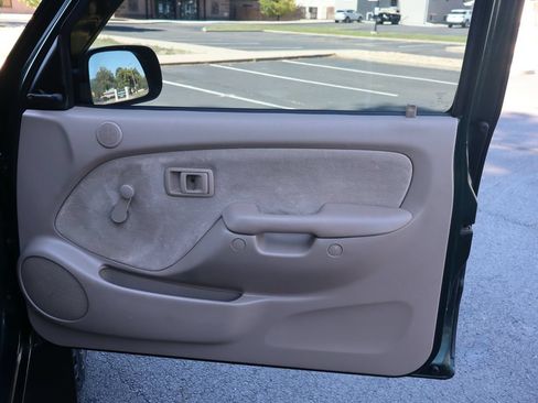 Used 2002 Toyota Tacoma 4x4 Regular Cab image 52