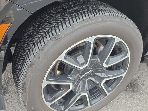 Used 2025 Chevrolet Tahoe RST w/ Comfort Package AWD/4WD image 11