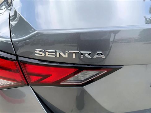 Used 2022 Nissan Sentra SV FWD image 33