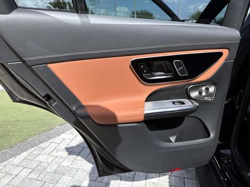 Used 2026 Mercedes-Benz GLC 350e 4MATIC image 11