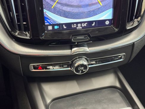 Used 2022 Volvo XC60 T8 Inscription Expression image 21