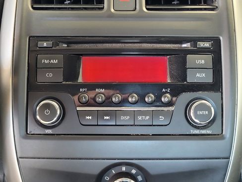 Certified 2016 Nissan Versa SV FWD image 11